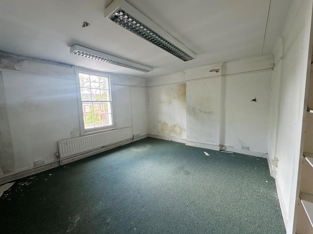 Lot: 8 - DETACHED PROPERTY FOR CONVERSION INTO FOUR-BEDROOM HOUSE - First floor room to rear